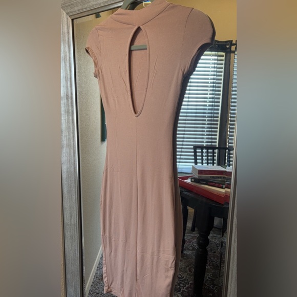 Iris Bodycon Dress - Picture 2 of 3